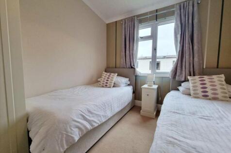 Bedroom 3: