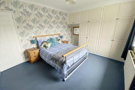 Bedroom 2: