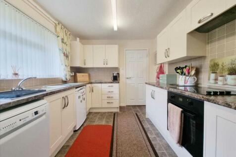 Kitchen: