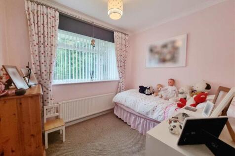 Bedroom 3: