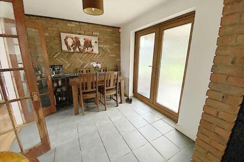 Dining Room: