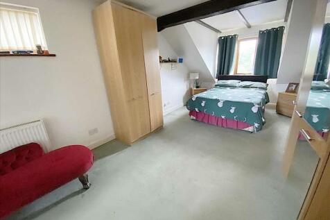Bedroom 1: