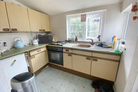 Kitchen: