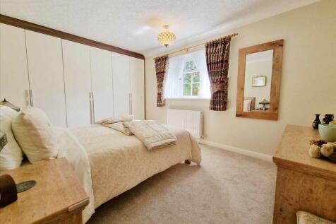 Bedroom 2: