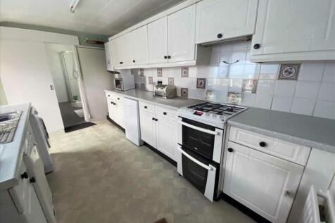 Kitchen: