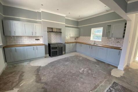 Dining Kitchen: