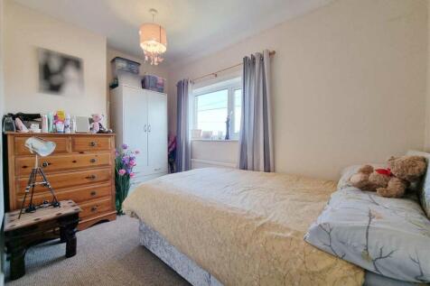 Bedroom 2: