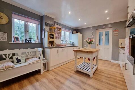 Kitchen: