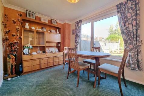 Dining Room: