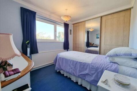 Bedroom 2: