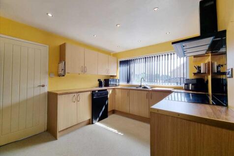 Dining Kitchen: