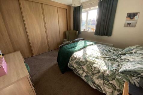 Bedroom 1: