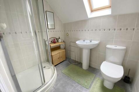Shower Room: