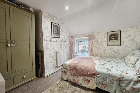 Bedroom 2: