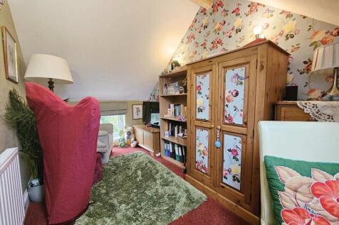 Bedroom 3: