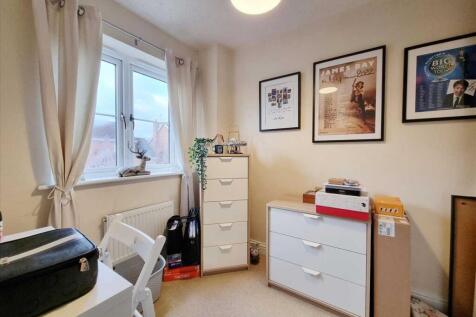 Bedroom 3: