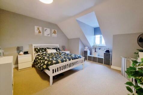 Bedroom 1: