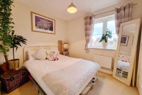 Bedroom 2: