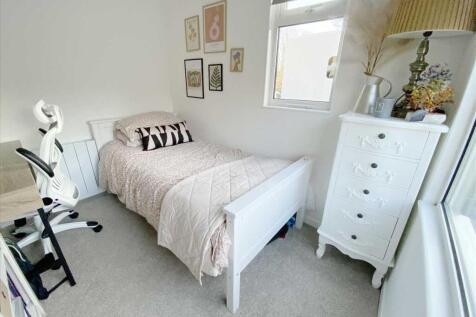 Study/Bedroom 4: