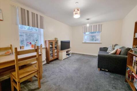 Lounge Area: