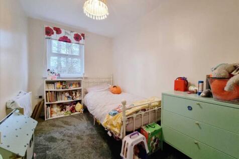 Bedroom 2: