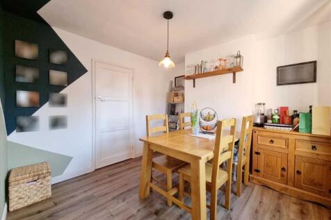 Dining Room: