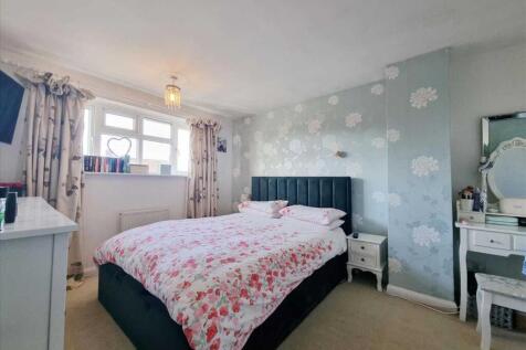 Bedroom 1: