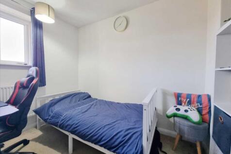 Bedroom 2: