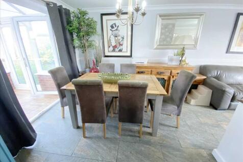 Dining Room: