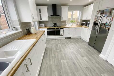 Dining Kitchen: