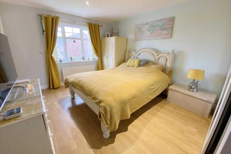 Bedroom 1: