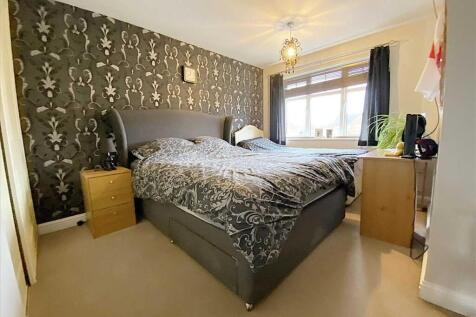 Bedroom 2: