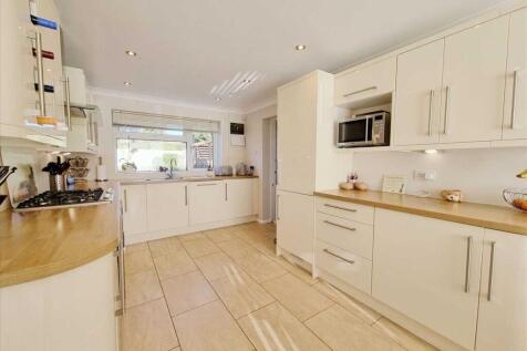 Dining Kitchen: