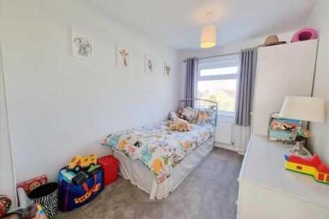 Bedroom 4: