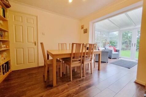 Dining Room: