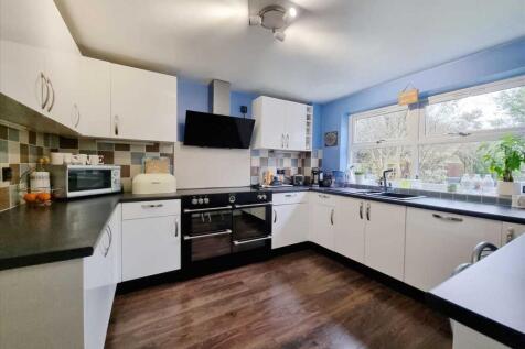 Kitchen: