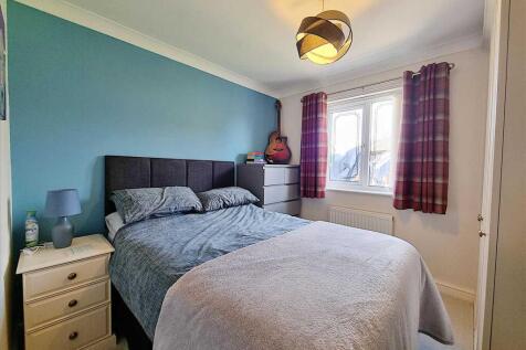 Bedroom 2: