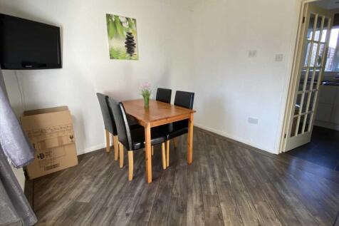 Dining Room: