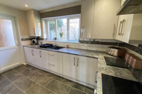 Kitchen: