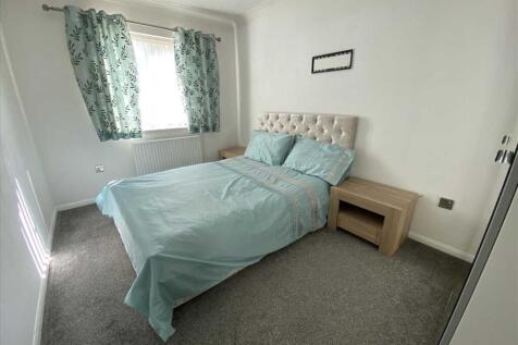 Bedroom 2: