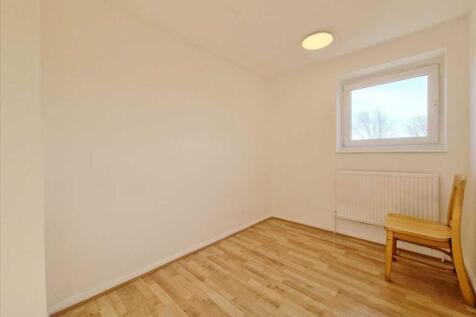 Bedroom 2: