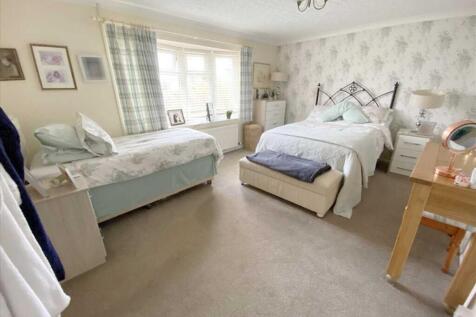 Bedroom 1: