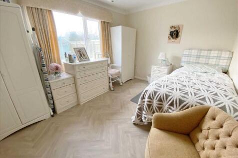 Bedroom 2: