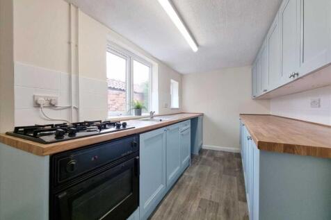 Dining Kitchen:
