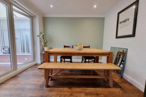Dining Area: