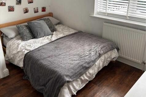 Bedroom 2:
