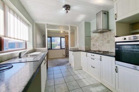 Kitchen:
