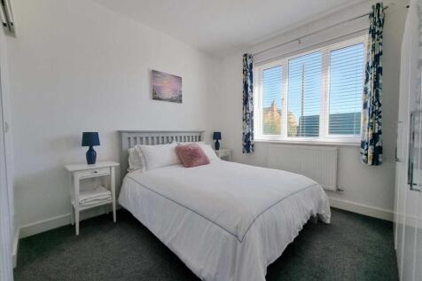 Bedroom 2: