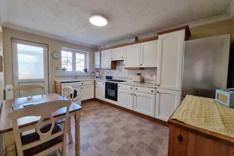 Dining Kitchen: