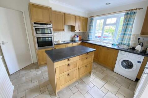 Kitchen: